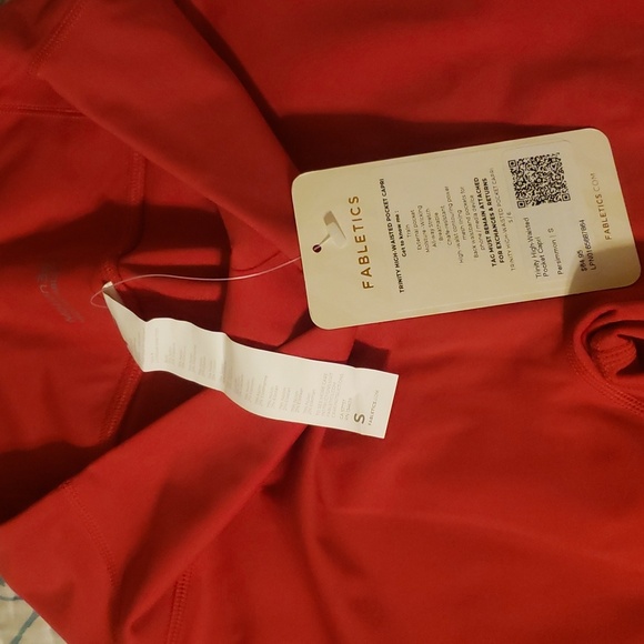 Fabletics trinity high-waisted pocket capri - Picture 5 of 5